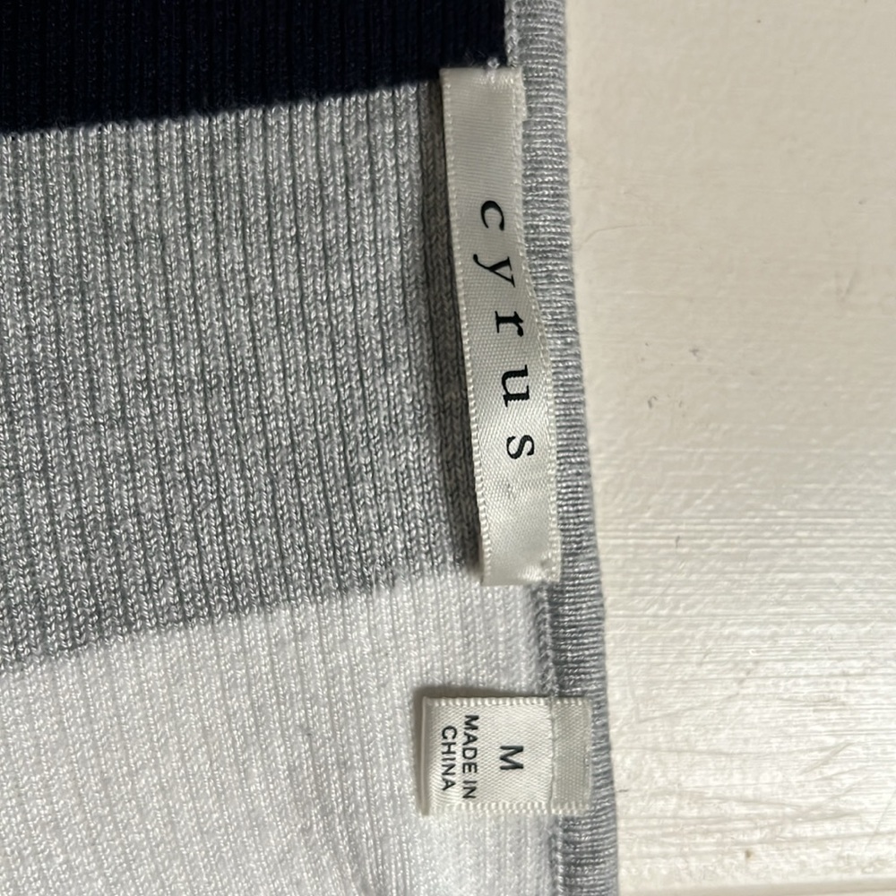 Sweater - Picture 3 of 3